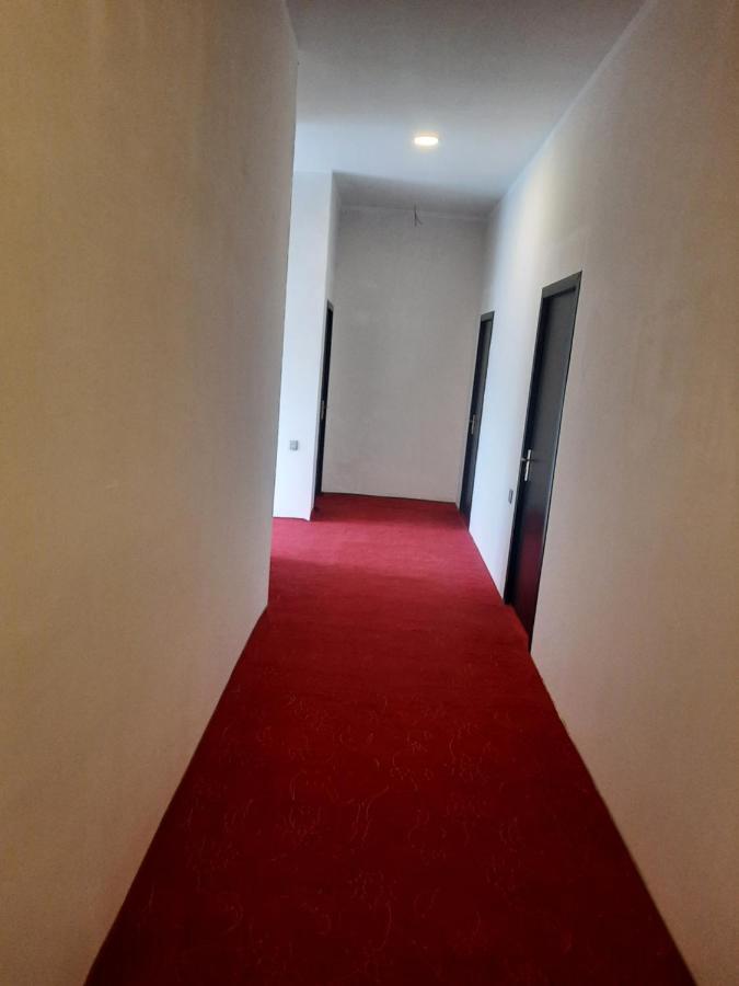 Hostel One ランカラン エクステリア 写真