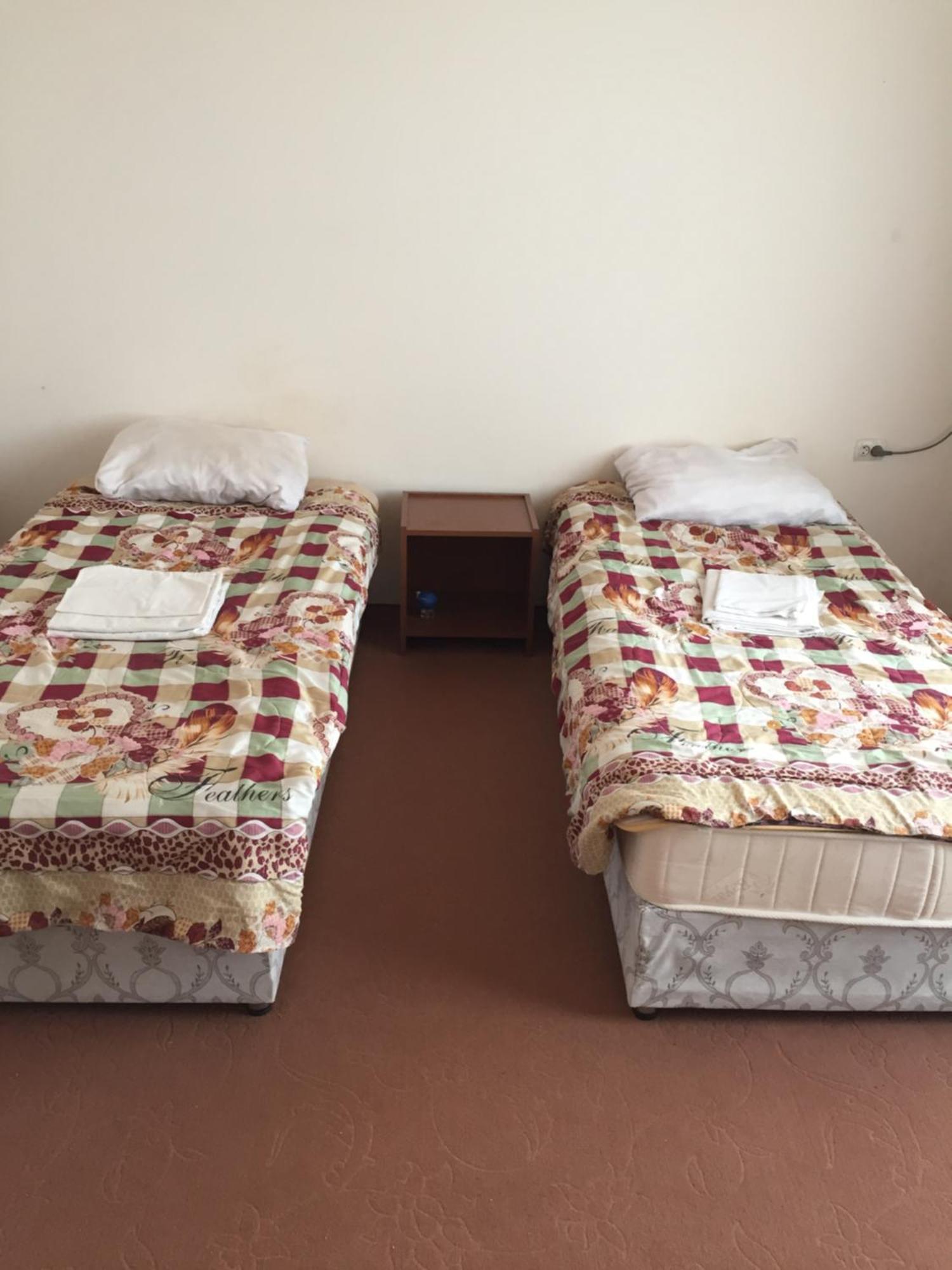 Hostel One ランカラン エクステリア 写真